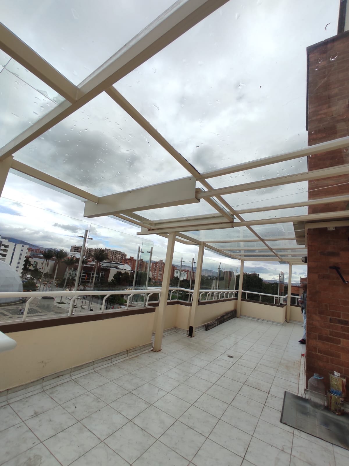 Diseño, fabricación, montaje e instalación de cubiertas, en Bogotá