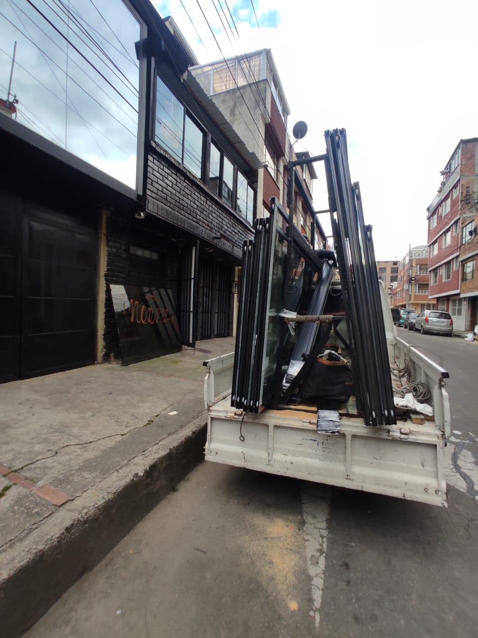 instalacion-de-pergolas-vidrios-marquesinas-profesionales-Bogota