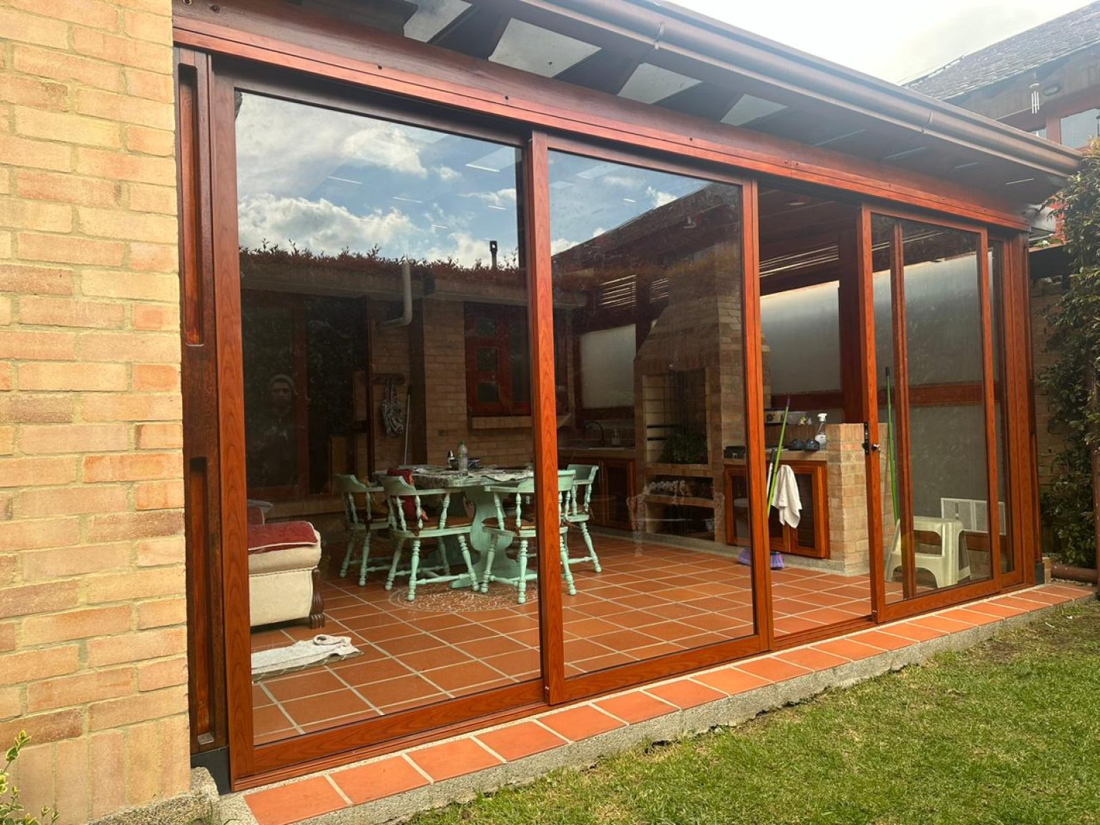 VIDRIOS Y ALUMINIOS